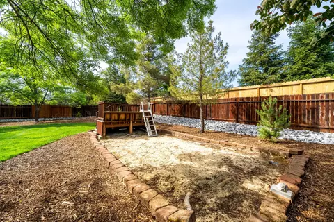 3358 Landmark Ct, Redding, CA 96003 photo 25