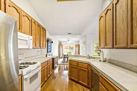 3358 Landmark Ct, Redding, CA 96003 photo 11
