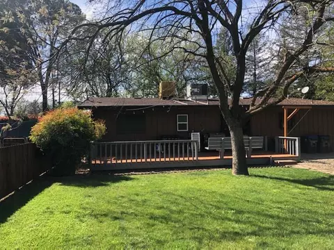 465 Chestnut Ave, Red Bluff, CA 96080 photo 2