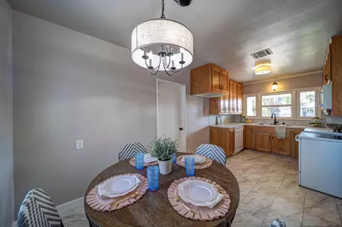 2136 Garden Ave, Redding, CA 96001 photo 5