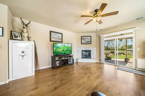 6729 Oak St, Anderson, CA 96007 photo 10