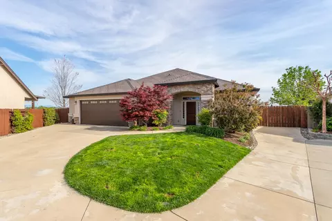1427 Harbor Ct, Redding, CA 96003 photo 2