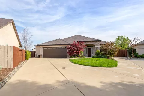1427 Harbor Ct, Redding, CA 96003 photo 3