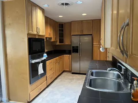 2288 Park Marina Dr, Redding, CA 96001 photo 2