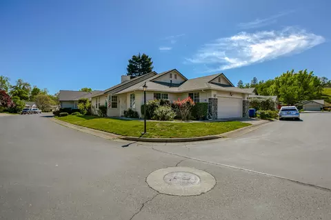 220 Yolla Bolly Trl, Redding, CA 96003 photo 1