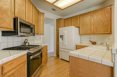 220 Yolla Bolly Trl, Redding, CA 96003 photo 2