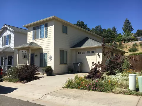 3332 West St, Redding, CA 96001 photo 1