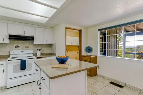 15738 Horseless Carriage Dr, Redding, CA 96001 photo 20