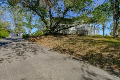 15738 Horseless Carriage Dr, Redding, CA 96001 photo 3
