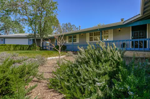 15738 Horseless Carriage Dr, Redding, CA 96001 photo 4