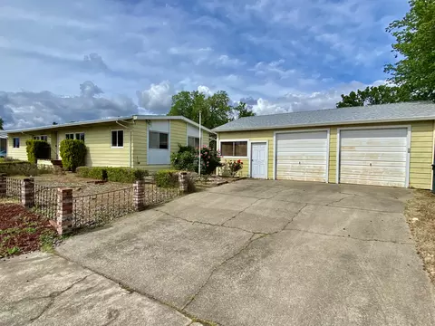 4450 White River Dr, Redding, CA 96003 photo 4