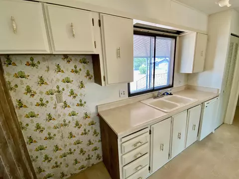 4450 White River Dr, Redding, CA 96003 photo 11