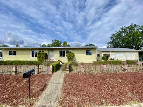 4450 White River Dr, Redding, CA 96003 photo 1