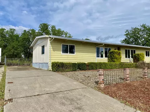 4450 White River Dr, Redding, CA 96003 photo 3