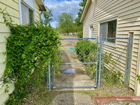 4450 White River Dr, Redding, CA 96003 photo 31