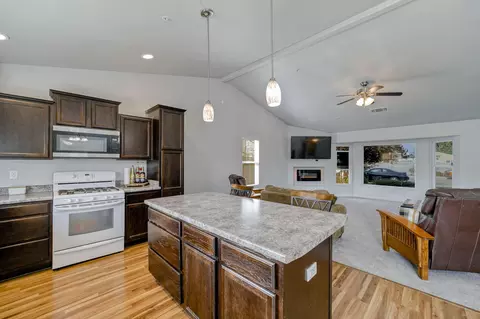 7179 Pit Rd, Redding, CA 96001 photo 5