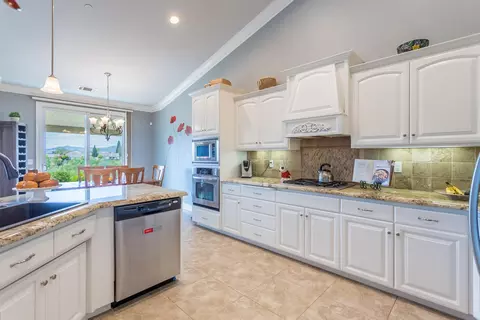 1418 Harbor Ct, Redding, CA 96003 photo 15