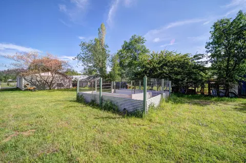13932 Walter Ave, Redding, CA 96003 photo 38