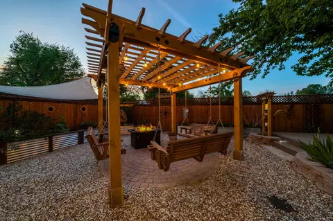 2864 Wyndham Ln, Redding, CA 96001 photo 3