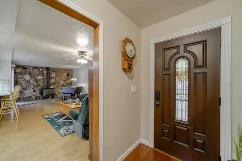 2864 Wyndham Ln, Redding, CA 96001 photo 6