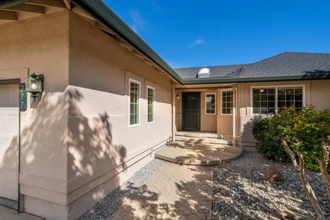 277 Kingsview Ct, Redding, CA 96003 photo 3