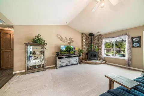 277 Kingsview Ct, Redding, CA 96003 photo 7