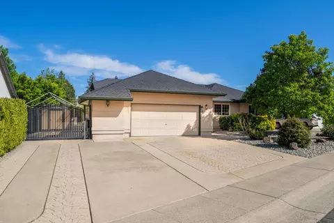 277 Kingsview Ct, Redding, CA 96003 photo 2