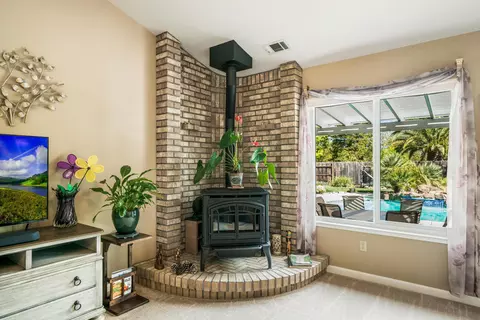 277 Kingsview Ct, Redding, CA 96003 photo 8