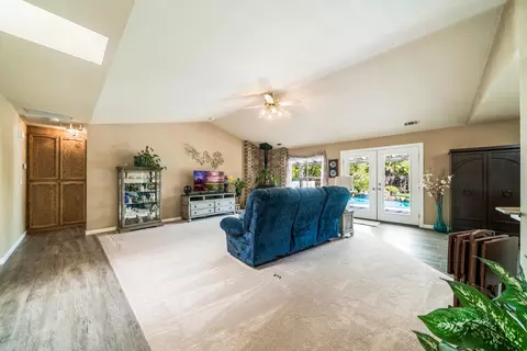 277 Kingsview Ct, Redding, CA 96003 photo 6