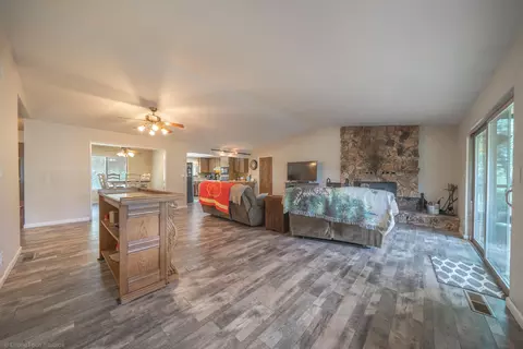 14297 Indian Acres Trl, Redding, CA 96003 photo 10