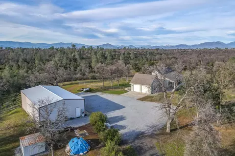 21088 Boyle Rd, Redding, CA 96003 photo 2