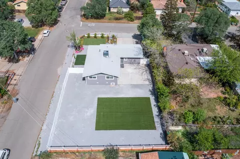 1581 Derby Ln, Redding, CA 96002 photo 2