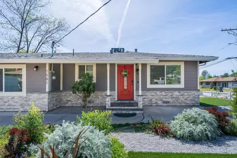 1581 Derby Ln, Redding, CA 96002 photo 3