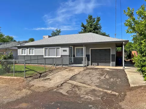 1002 A St, Redding, CA 96002 photo 17