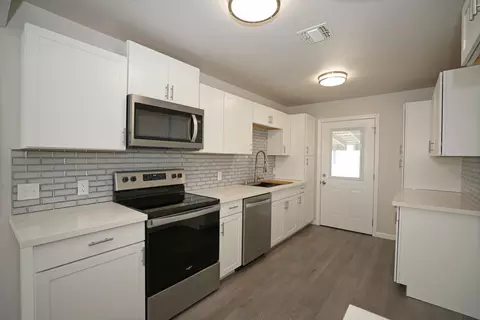 1002 A St, Redding, CA 96002 photo 3
