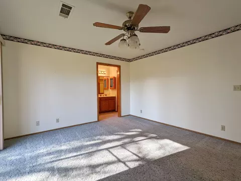 1879 Tiburon Dr, Redding, CA 96003 photo 6