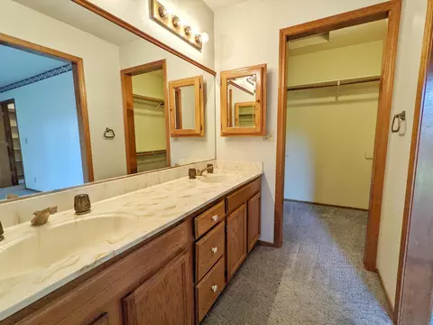 1879 Tiburon Dr, Redding, CA 96003 photo 8