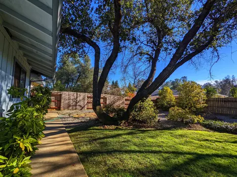 1879 Tiburon Dr, Redding, CA 96003 photo 28