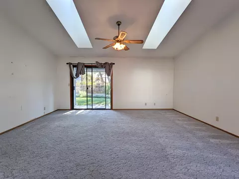 1879 Tiburon Dr, Redding, CA 96003 photo 10