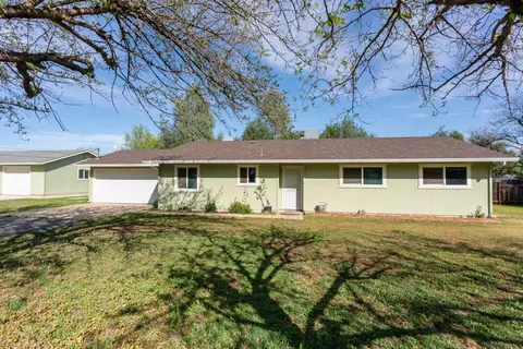 8577 Patricia Dr, Redding, CA 96002 photo 2