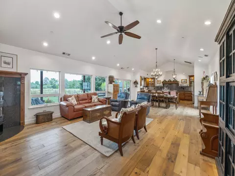 19590 Mockingbird Ln, Redding, CA 96002 photo 6