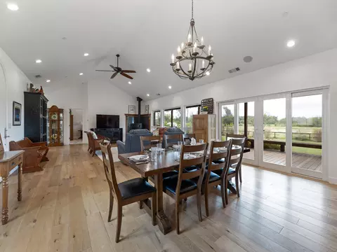 19590 Mockingbird Ln, Redding, CA 96002 photo 7