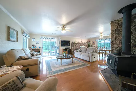 17124 Jay Dee Ln, Anderson, CA 96007 photo 10