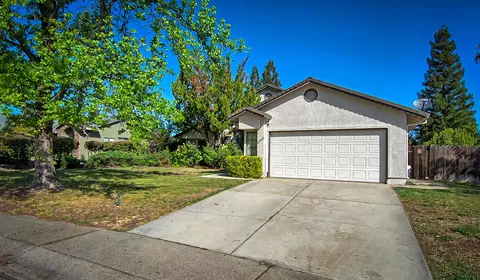 2262 Cilantro Dr, Redding, CA 96003 photo 1