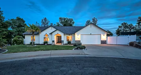 19215 Snowburst Ct, Redding, CA 96003 photo 1