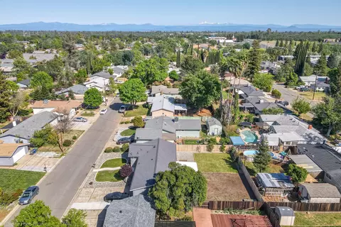 2567 Belladonna St, Redding, CA 96002 photo 11