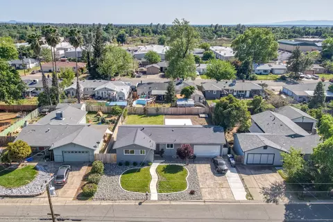 2567 Belladonna St, Redding, CA 96002 photo 5