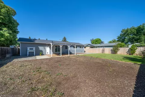 2567 Belladonna St, Redding, CA 96002 photo 25