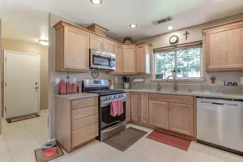 11345 Balboa Dr, Redding, CA 96003 photo 8