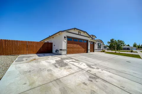 1175 Hancock Dr, Redding, CA 96003 photo 3